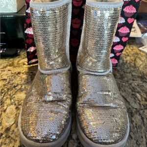 Uggs size 7 silver metallic boots used in great condition